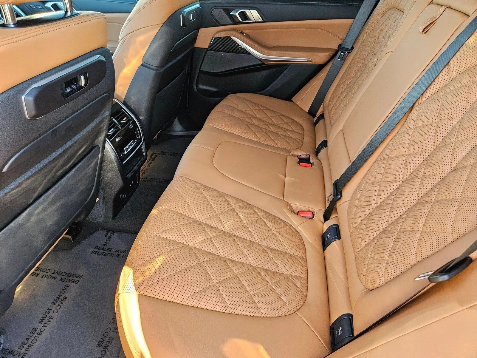 2026 BMW X5 M60i - Photo 12