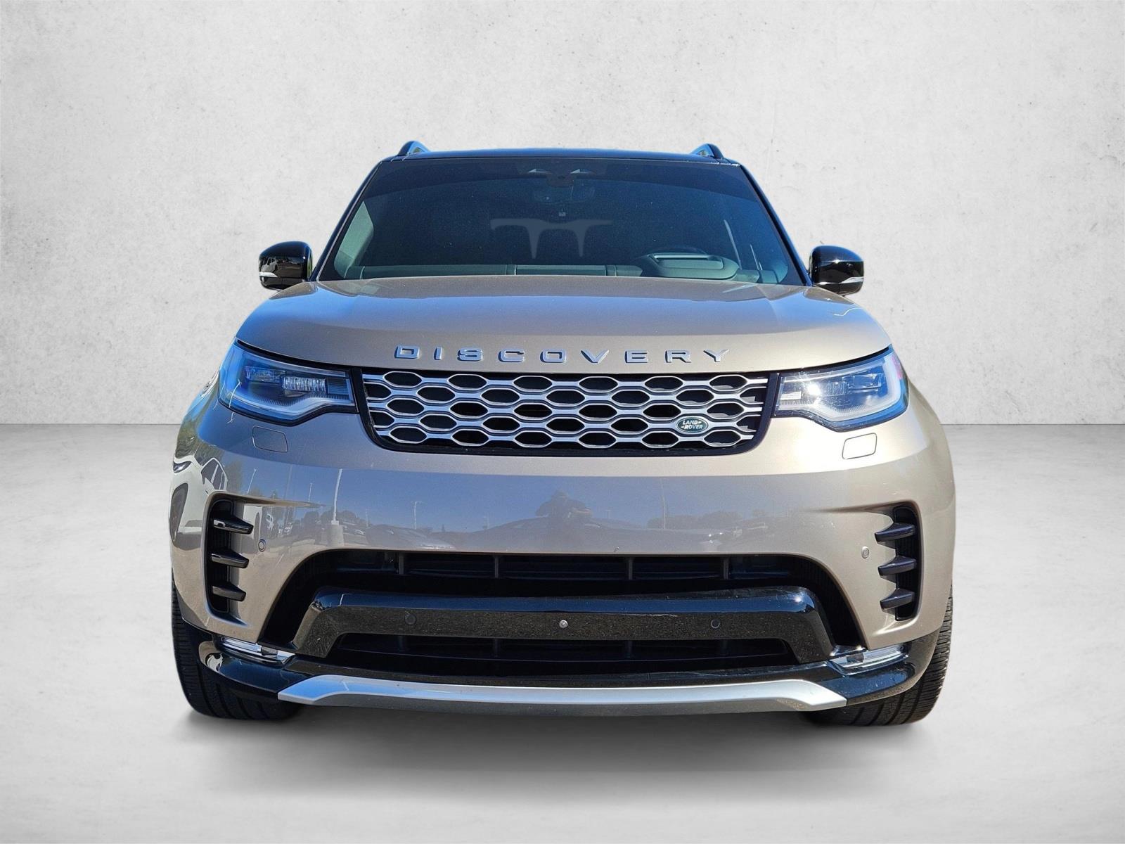 2024 Land Rover Discovery Metropolitan Edition photo 2