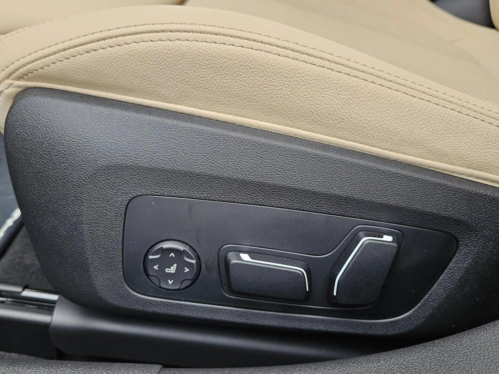 New 2026 BMW 330i Sedan