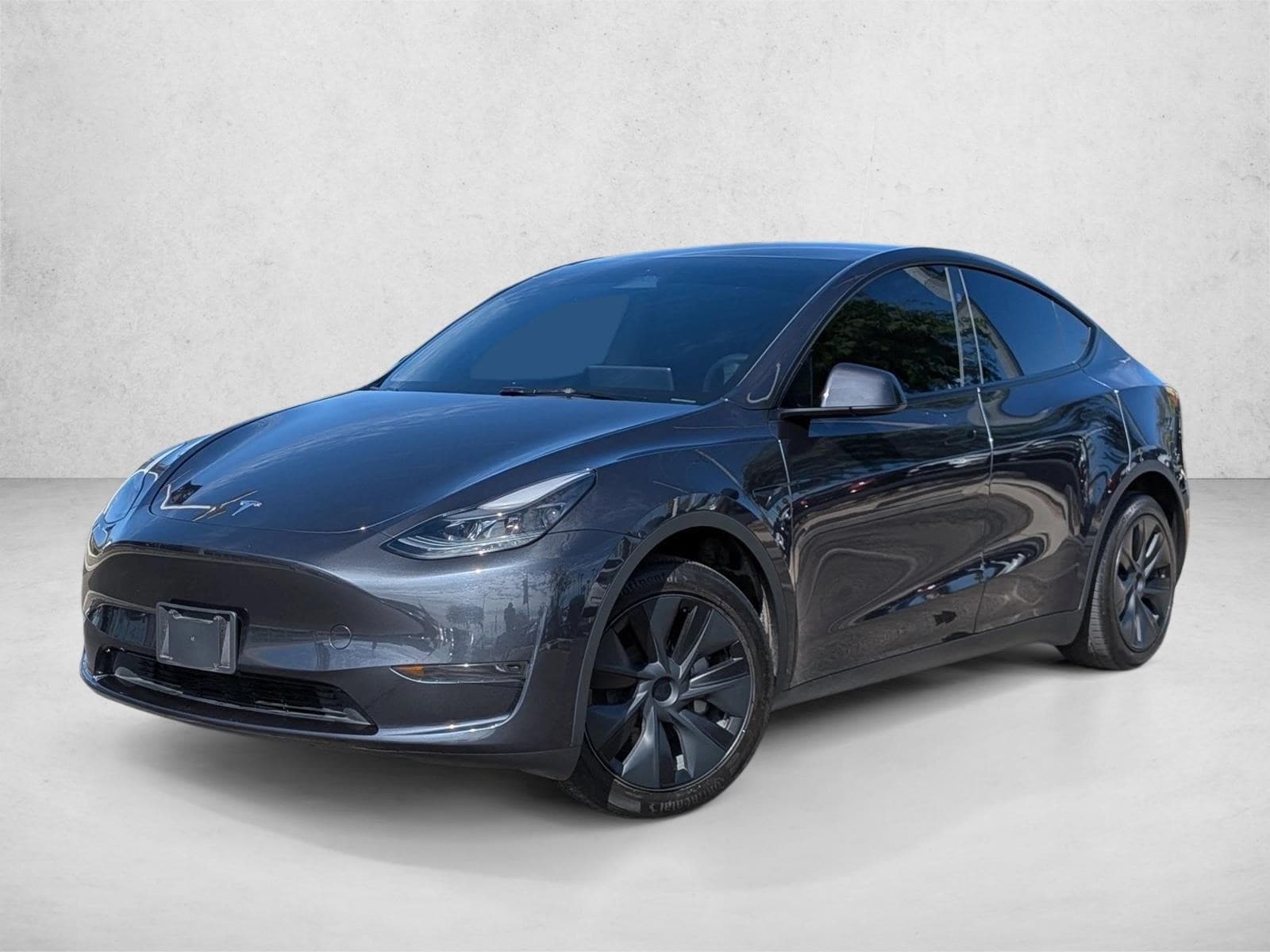 2024 Tesla Model Y Long Range Rear Wheel Drive's photo