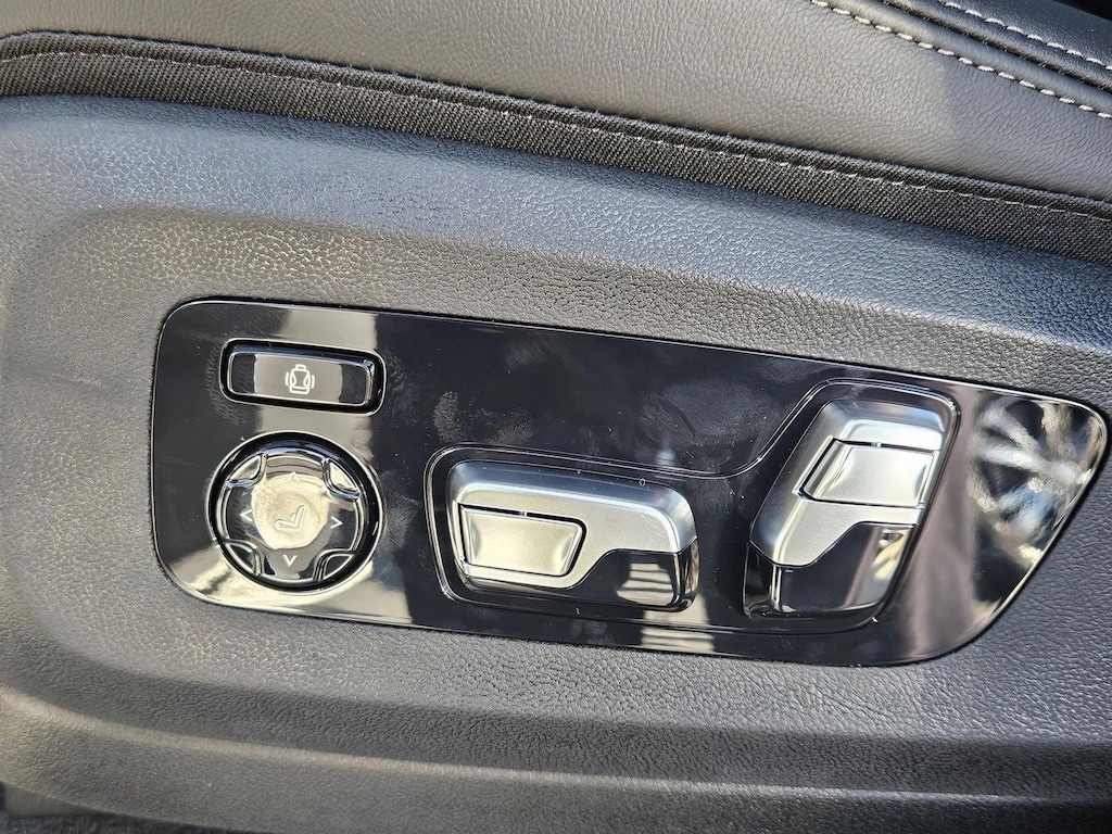 New 2026 BMW X5 M60i SUV