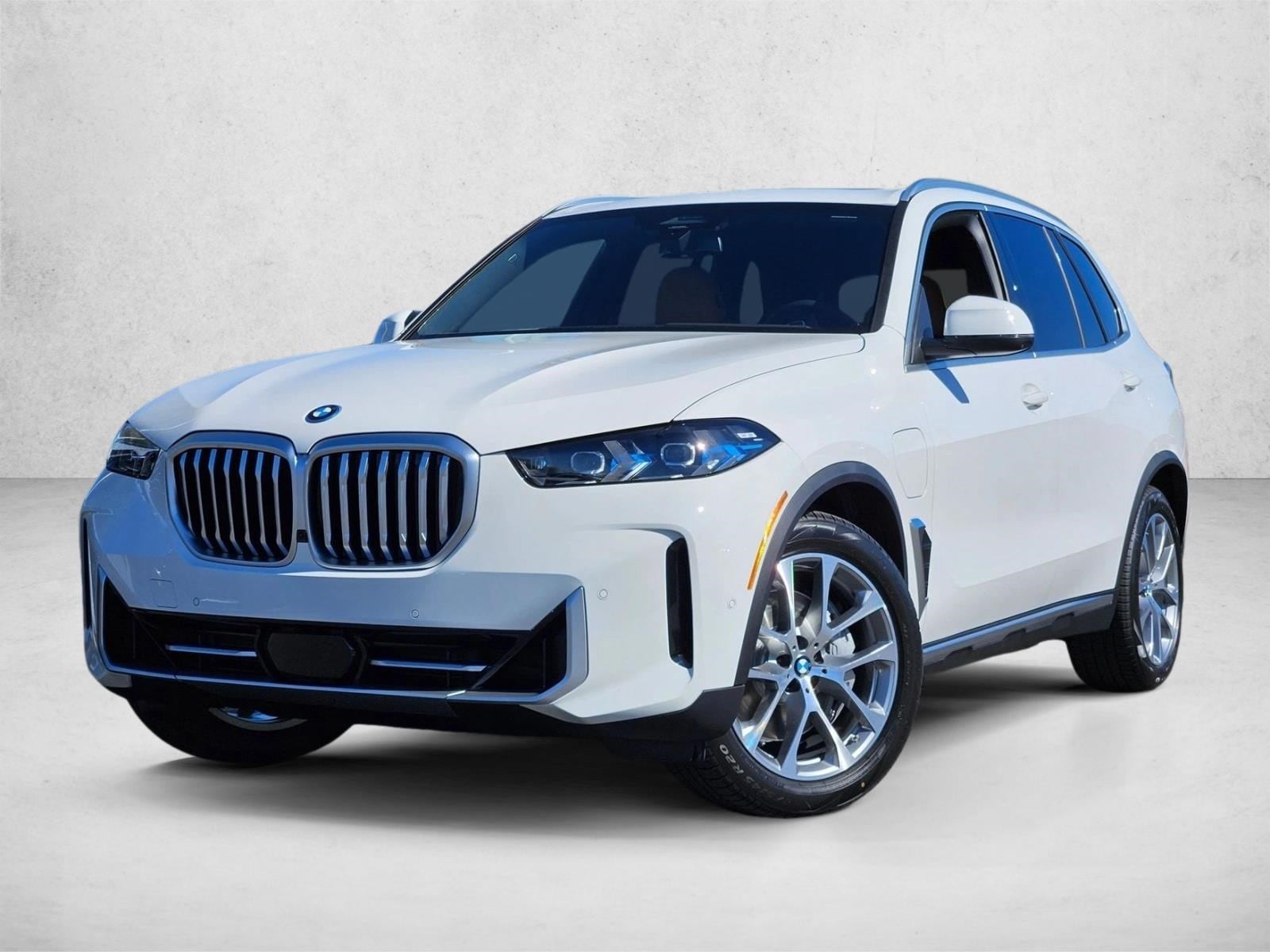2026 BMW X5 50e's photo