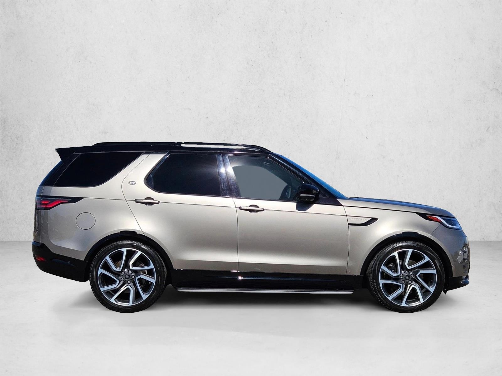 2024 Land Rover Discovery Metropolitan Edition photo 4