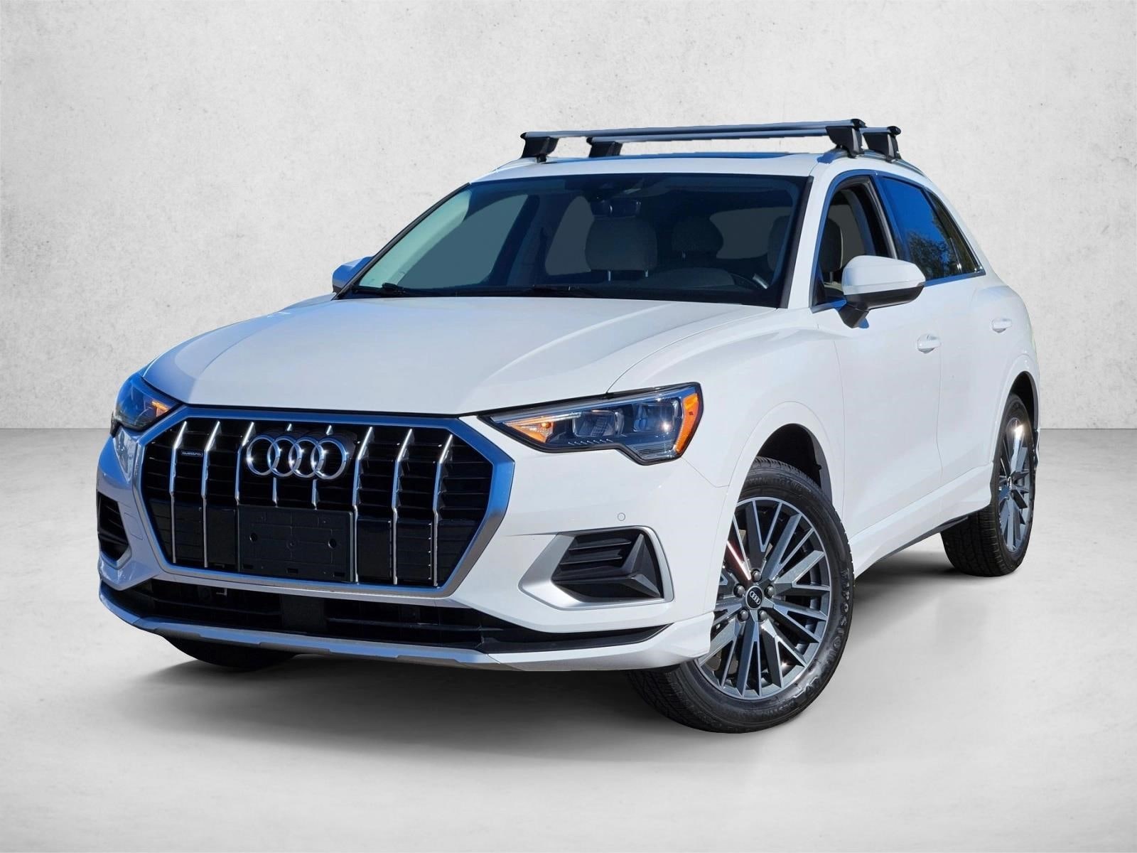 2022 Audi Q3 Premium's photo