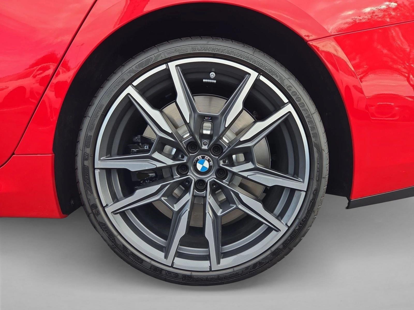 2026 BMW 8 Series M850i - Photo 10