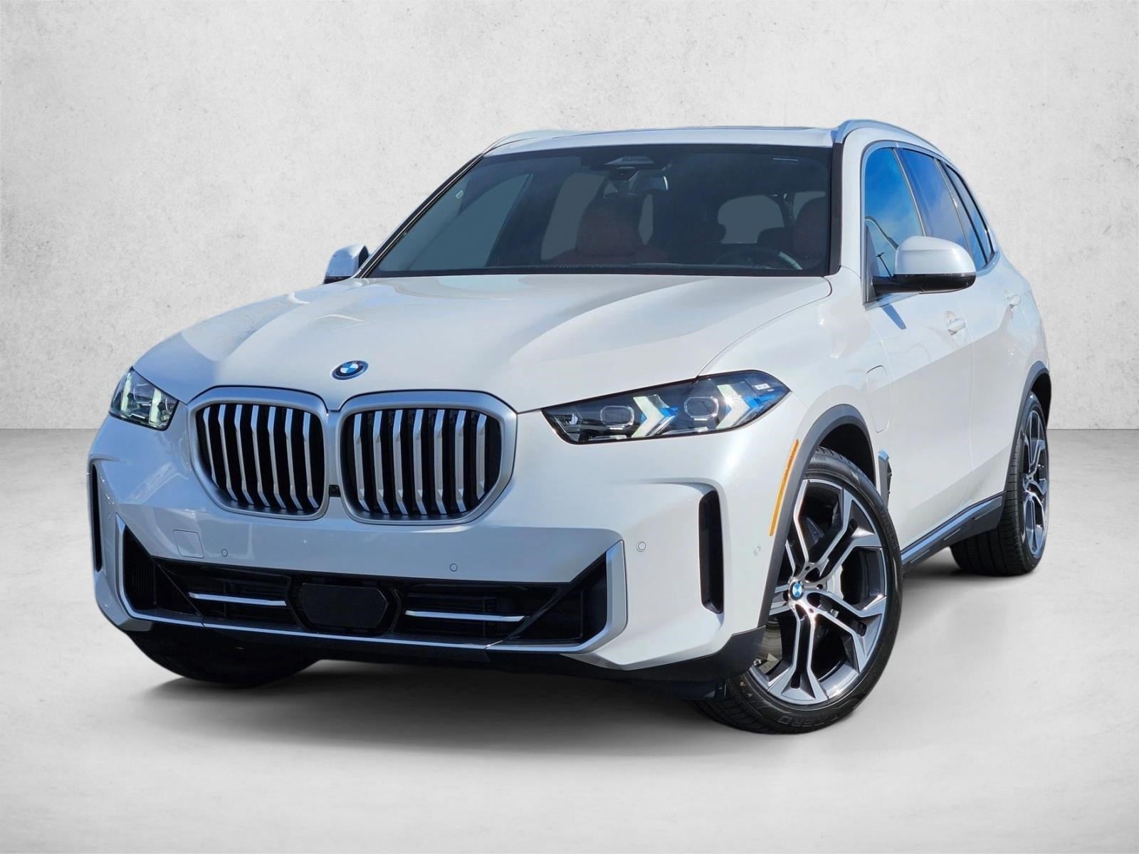 2026 BMW X5 50e's photo