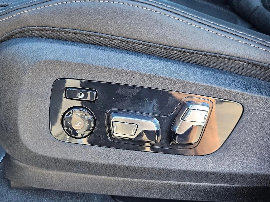 New 2026 BMW X5 M60i SUV