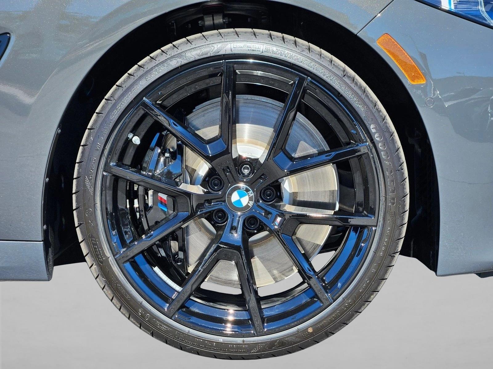 2026 BMW 8 Series 840i - Photo 10