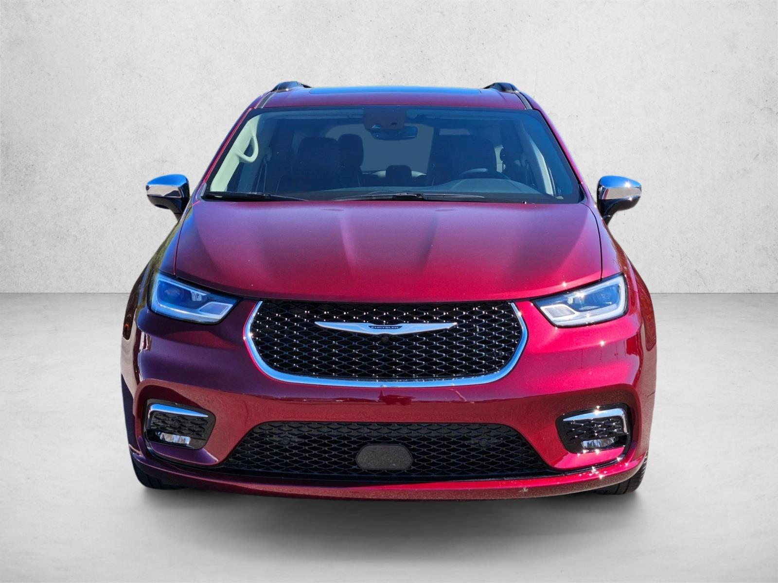 2023 Chrysler Pacifica Limited photo 2