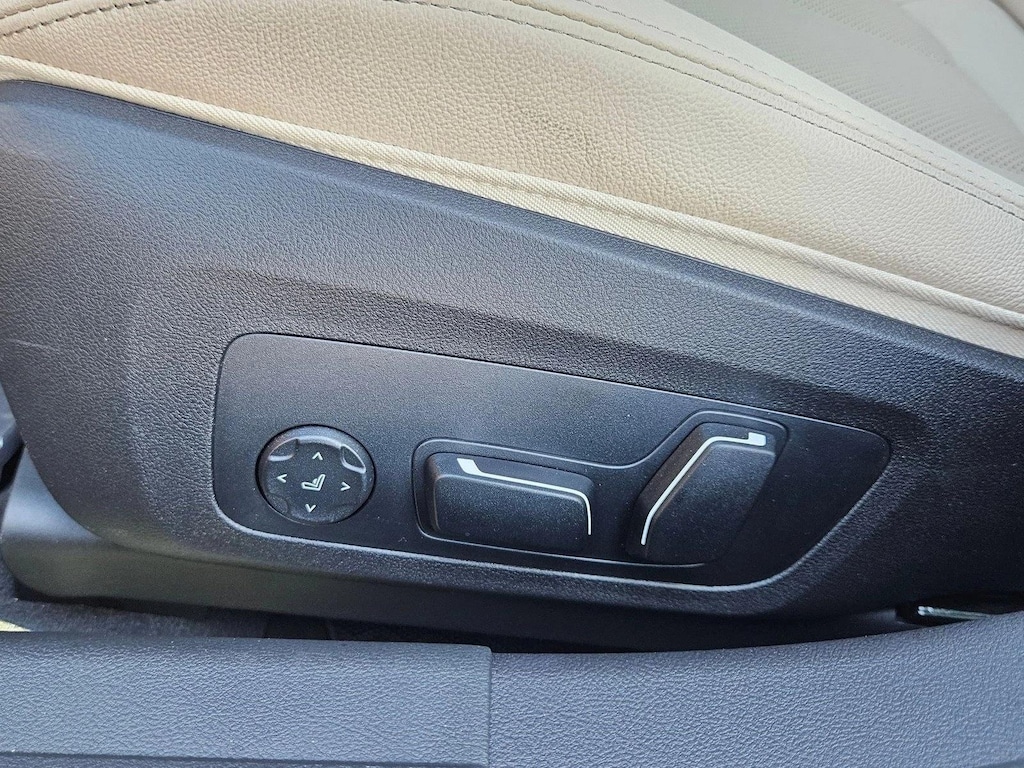 New 2026 BMW 330i NA Sedan