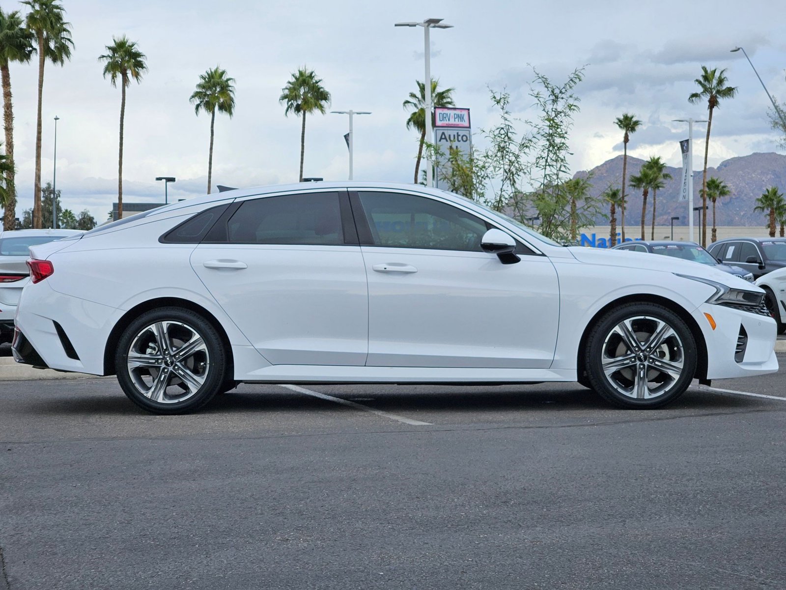 2024 Kia K5 EX photo 4