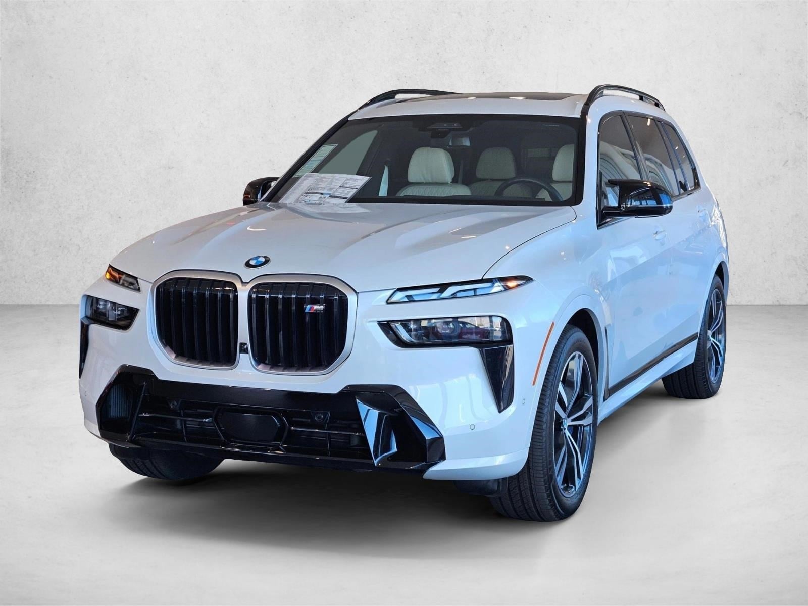 2025 BMW X7 M60i's photo