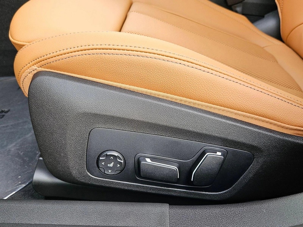 New 2026 BMW 330i NA Sedan