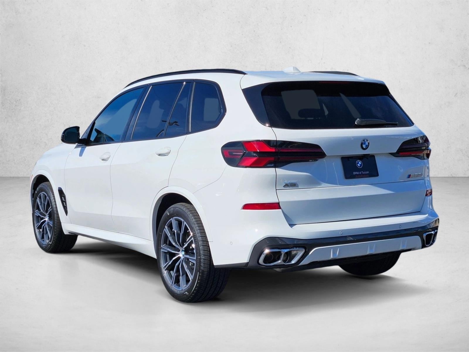 2026 BMW X5 M60i - Photo 9