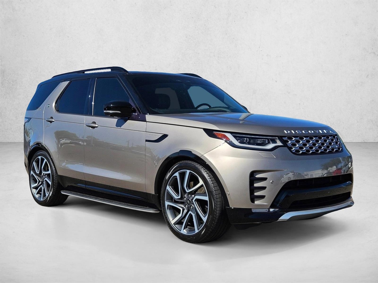 2024 Land Rover Discovery Metropolitan Edition photo 3