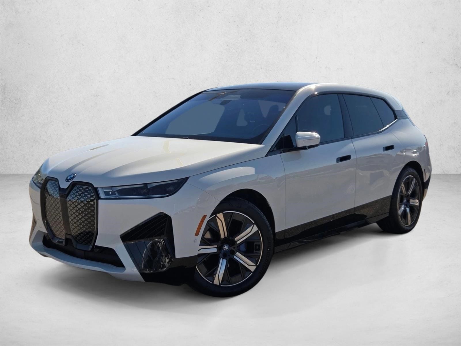 2023 BMW iX xDrive50's photo