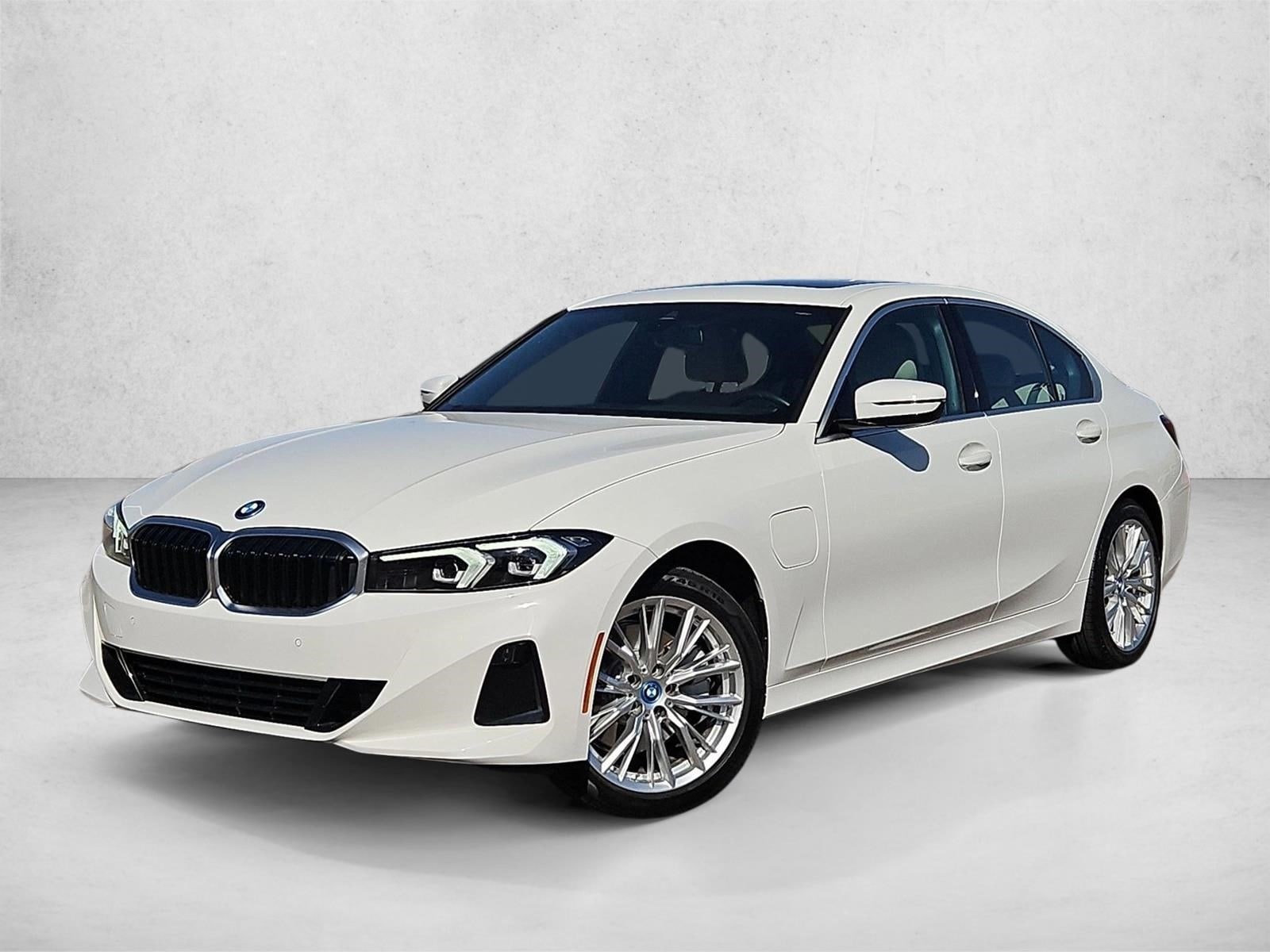 2024 BMW 3 Series 330e Sedan's photo