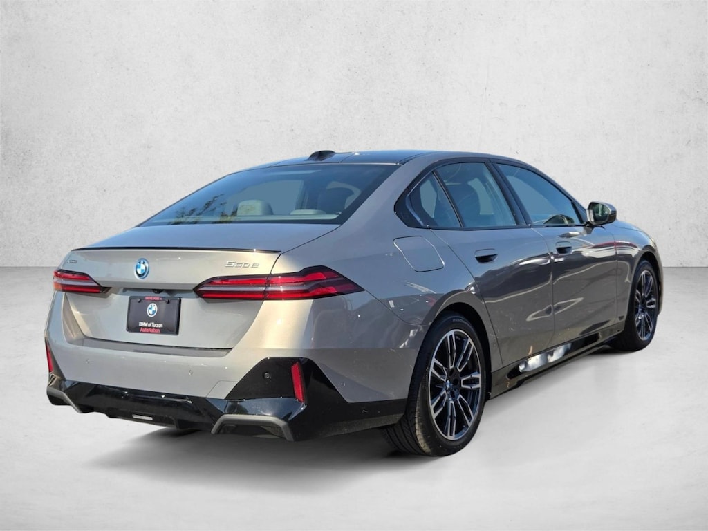 New 2027 BMW 550e xDrive Sedan