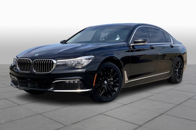 2017 BMW 7 Series 740i's photo