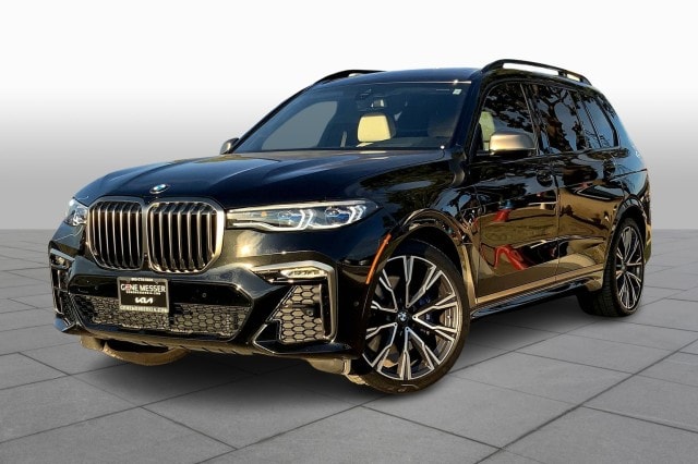 2022 BMW X7 M50i's photo
