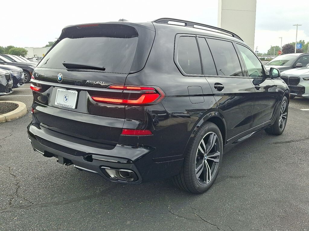New 2027 BMW X7 xDrive40i SUV