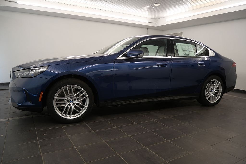 Certified 2025 BMW 530i xDrive Sedan