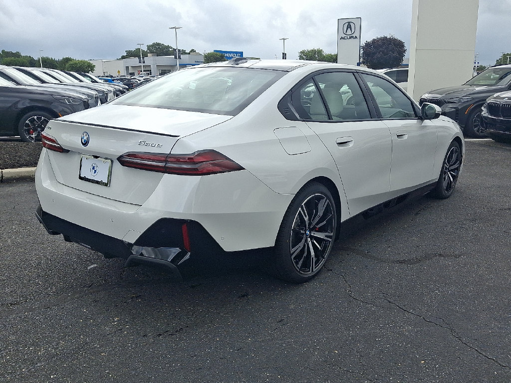 New 2027 BMW 550e xDrive Sedan