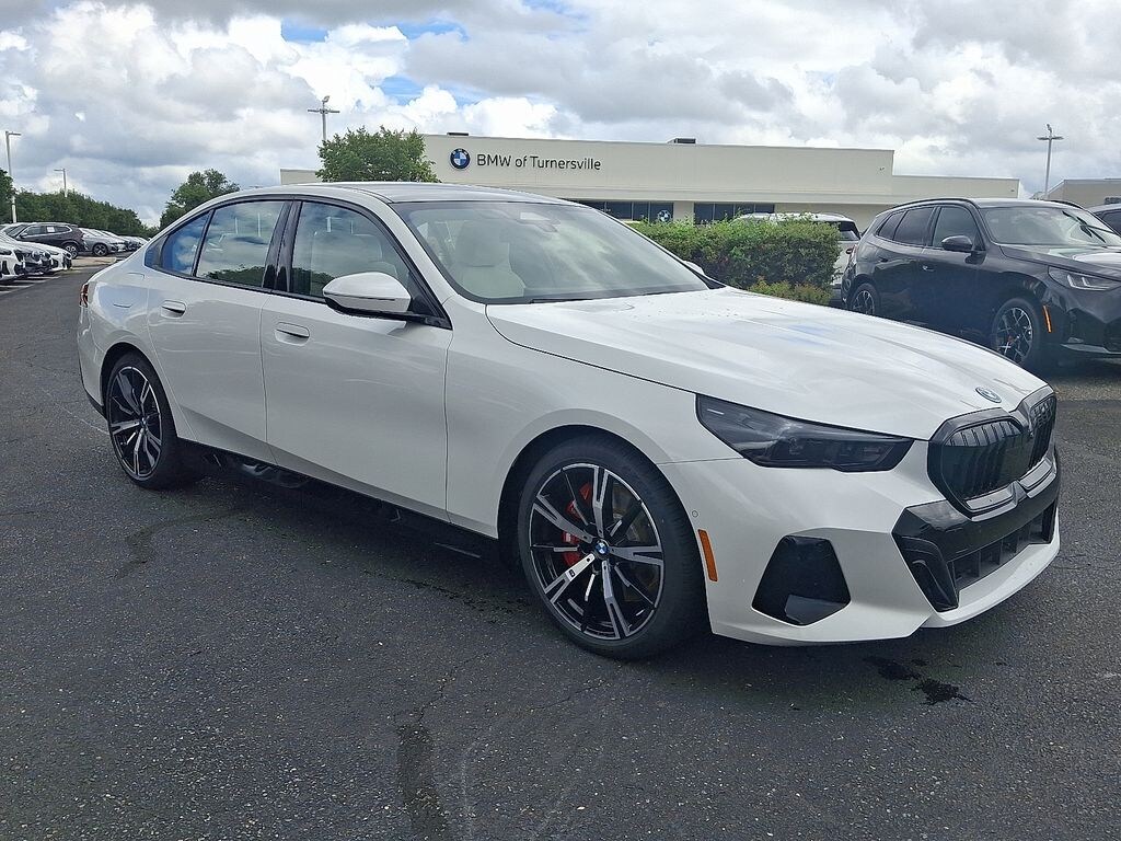 New 2027 BMW 550e xDrive Sedan