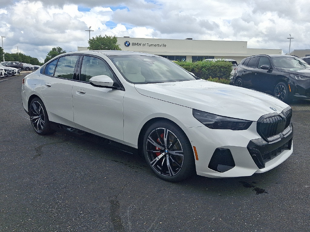 New 2027 BMW 550e xDrive Sedan