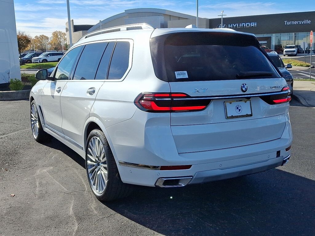 New 2026 BMW X7 xDrive40i SUV