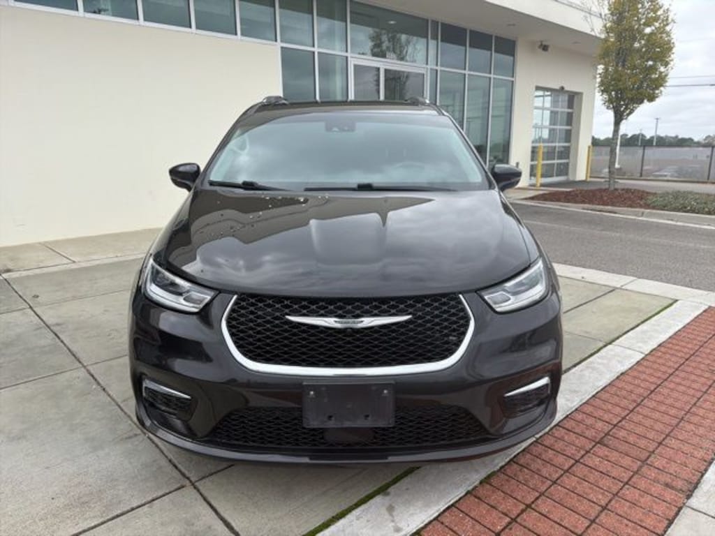 Used 2021 Chrysler Pacifica Touring L Van Passenger Van