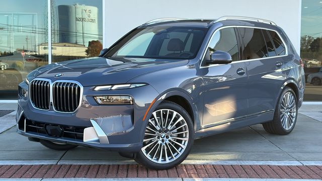 2026 BMW X7 40i's photo