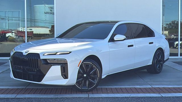 2023 BMW 7 Series 760i's photo