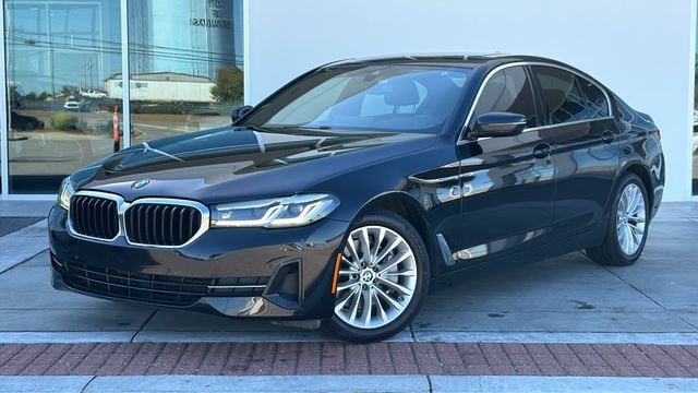 2022 BMW 5 Series 530i's photo