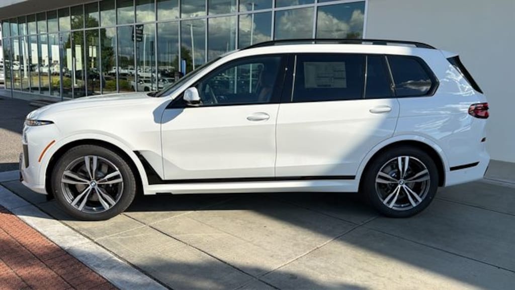 New 2026 BMW X7 xDrive40i SUV