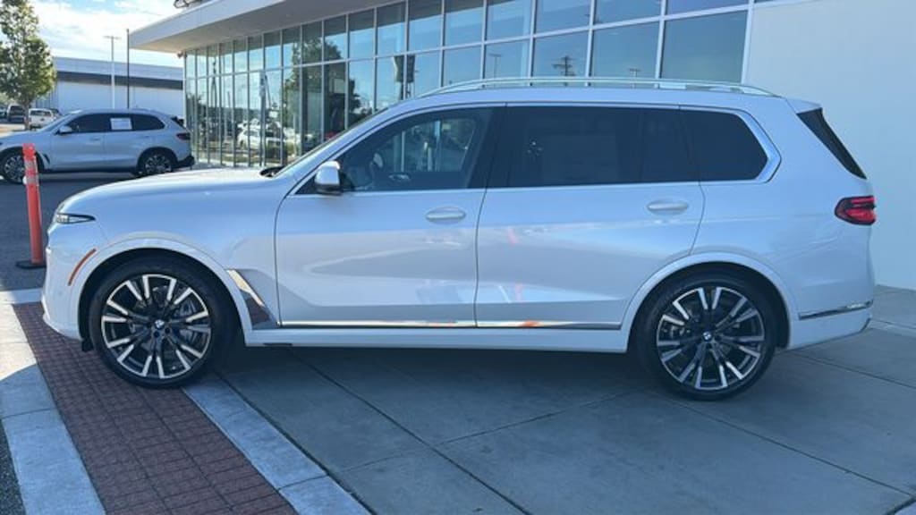 New 2026 BMW X7 xDrive40i SUV