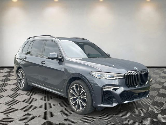 2021 BMW X7 M50i's photo