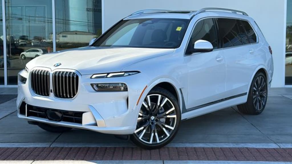 New 2026 BMW X7 xDrive40i SUV