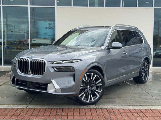 2026 BMW X7 40i's photo
