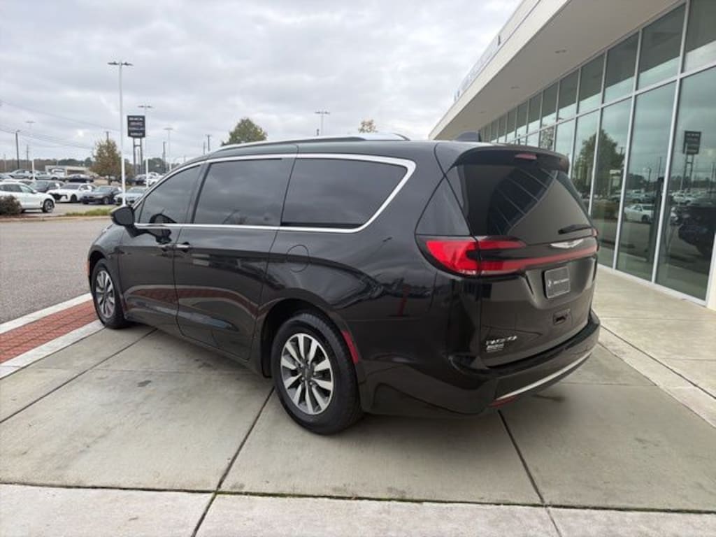 Used 2021 Chrysler Pacifica Touring L Van Passenger Van