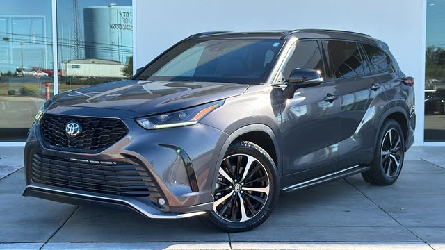 2022 Toyota Highlander XSE's photo