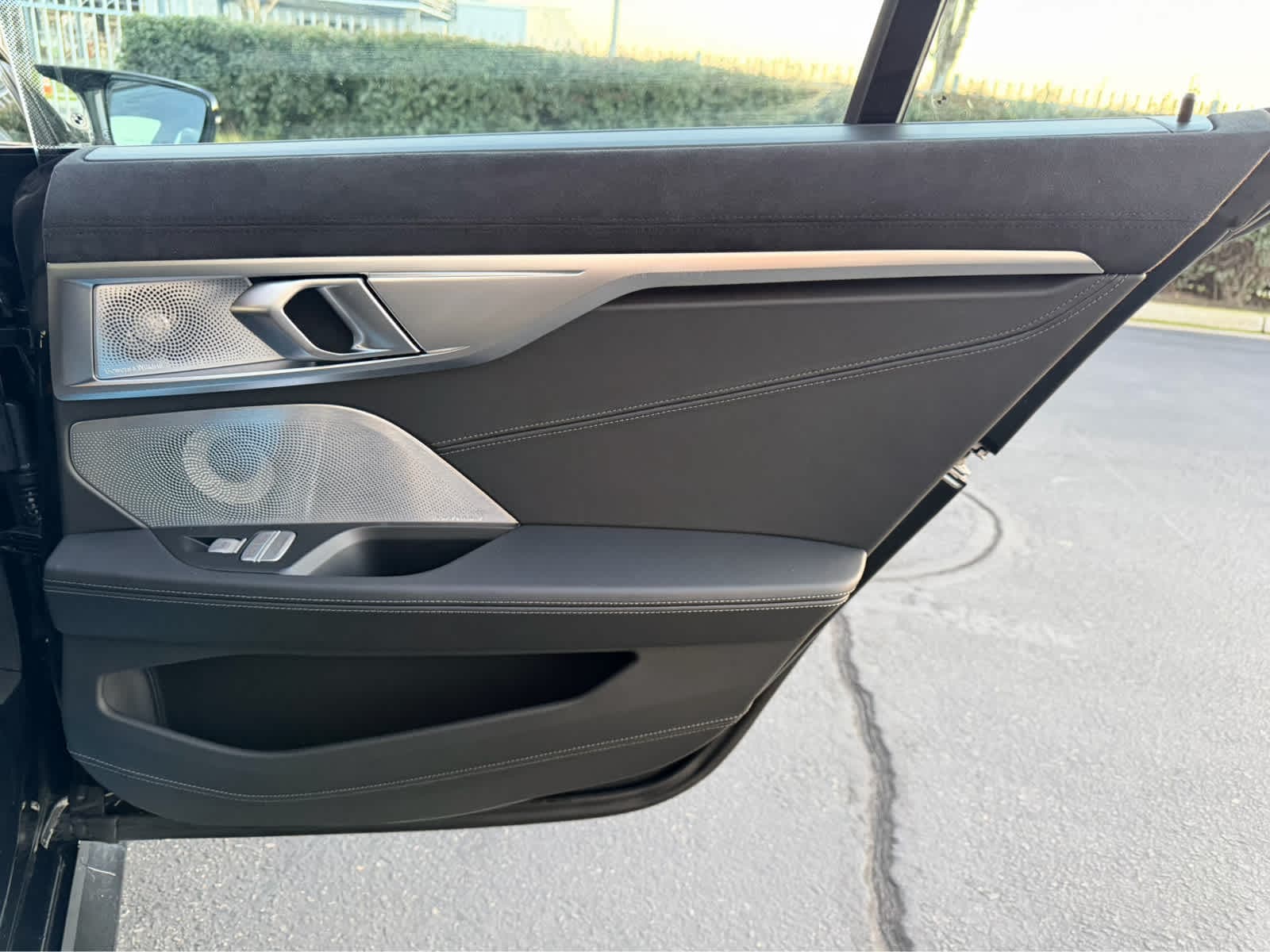 2026 BMW 8 Series M850i - Photo 22