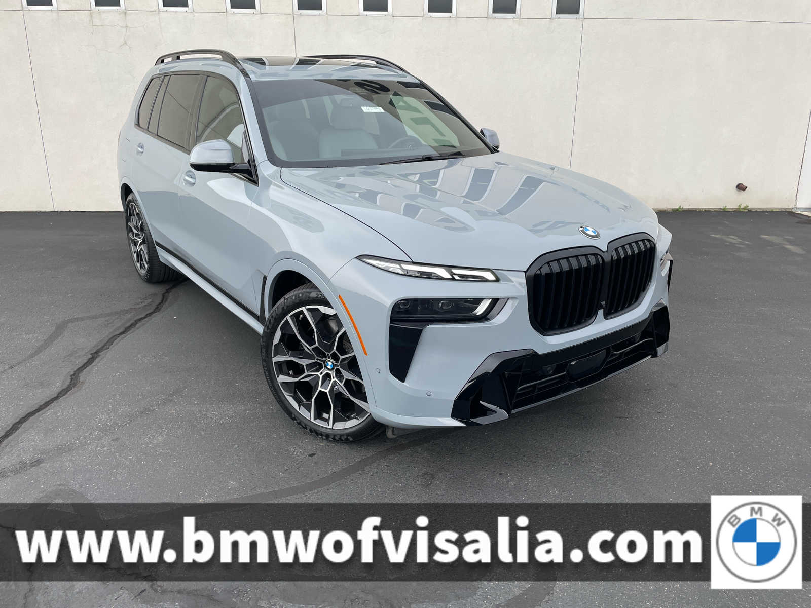 2024 BMW X7 40i's photo