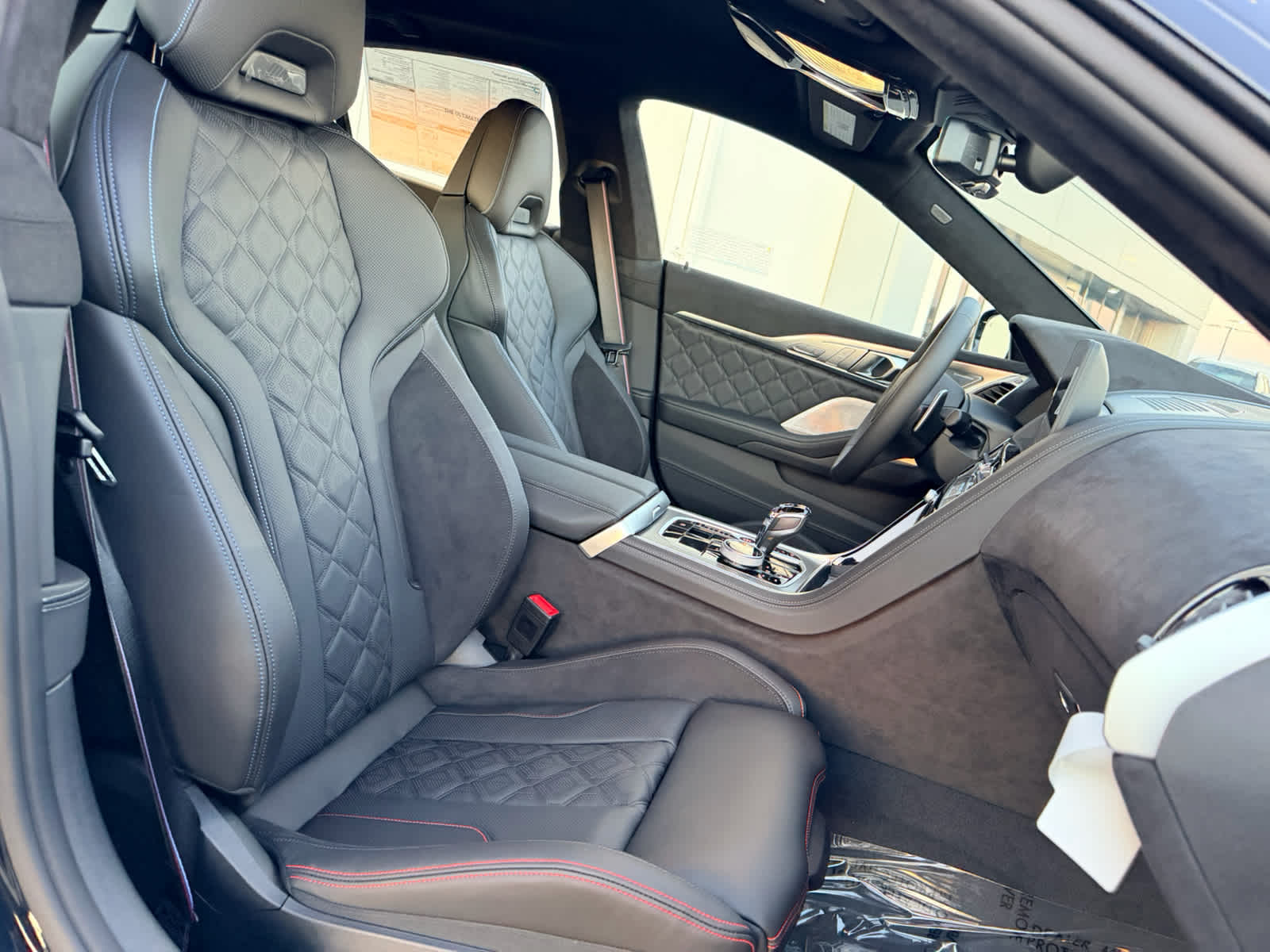 2026 BMW 8 Series M850i - Photo 24