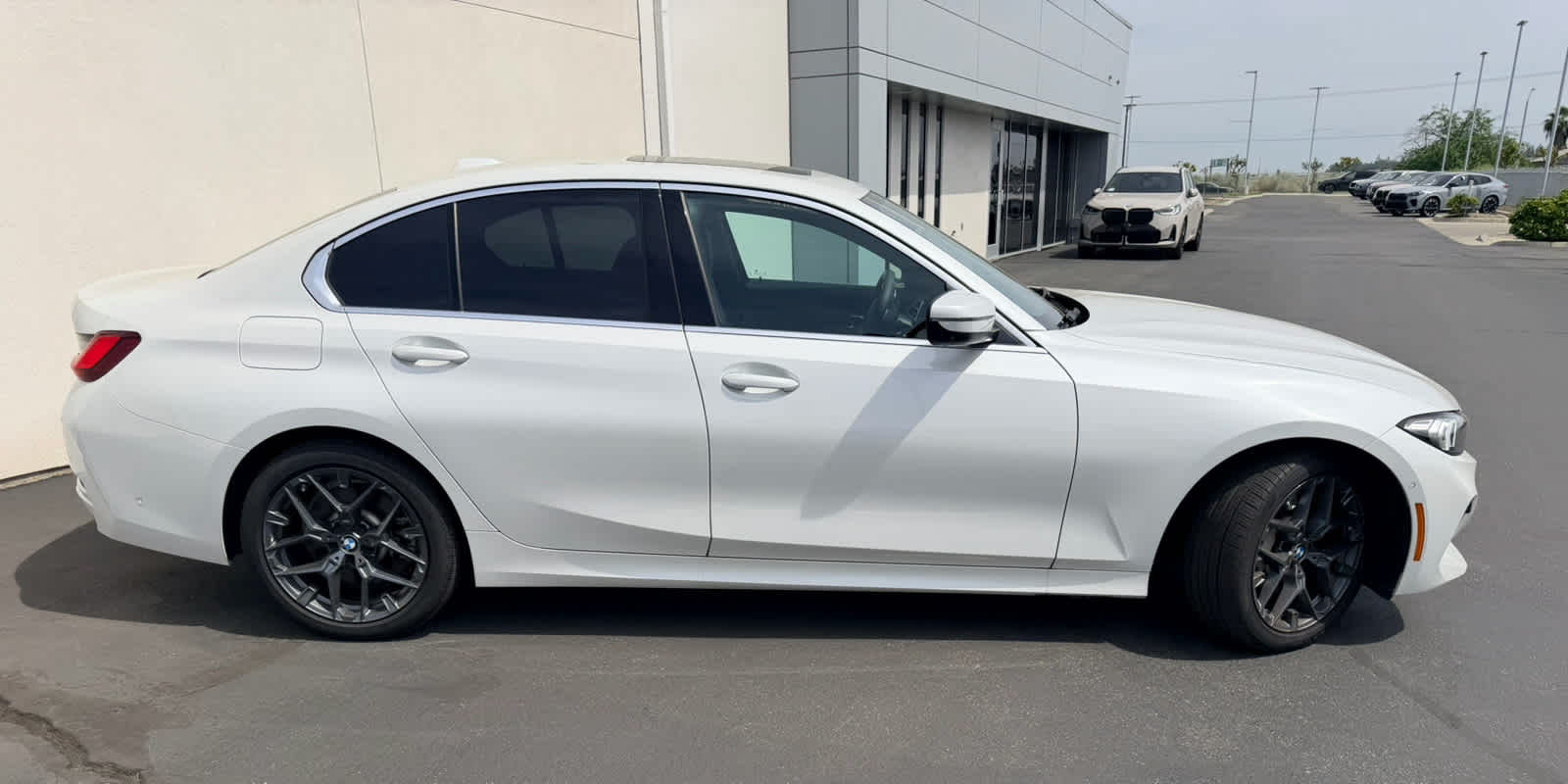 2025 BMW 3 Series 330i - Photo 6