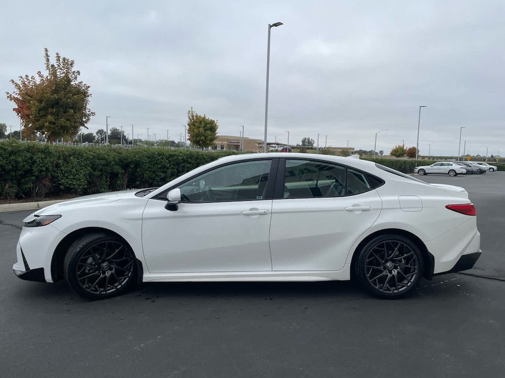 Used 2025 Toyota Camry SE (Natl)