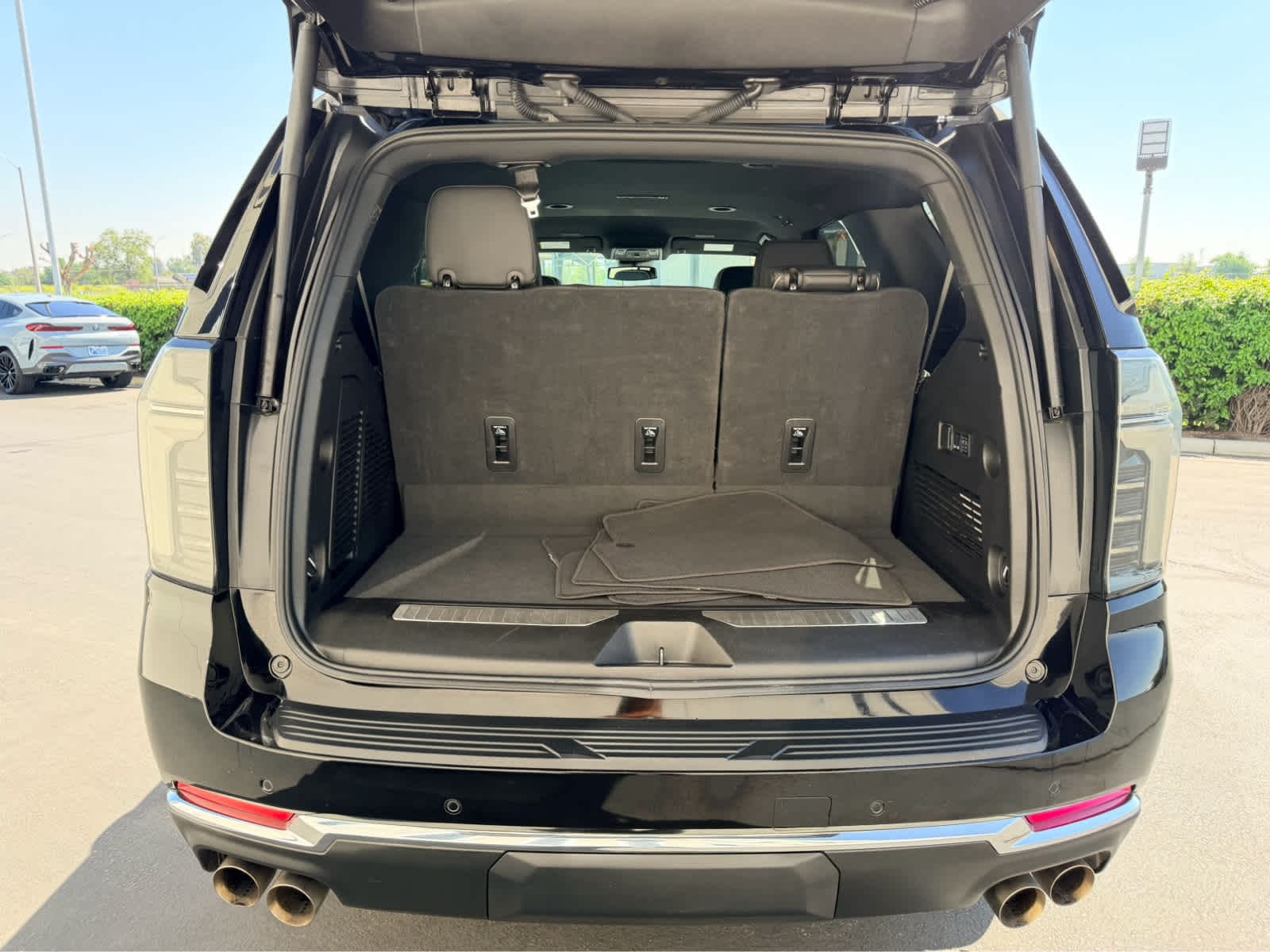 2025 Chevrolet Tahoe UT photo 5