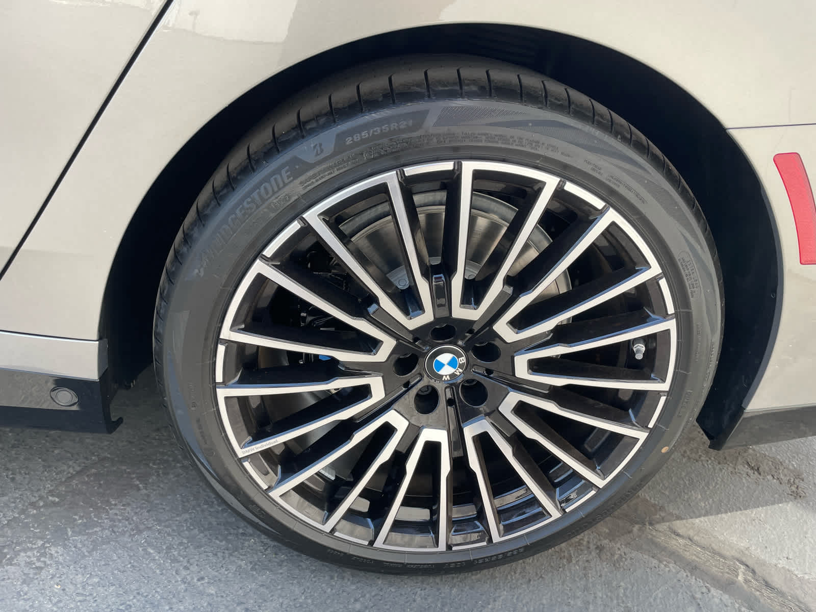 2025 BMW 7 Series 740i - Photo 23