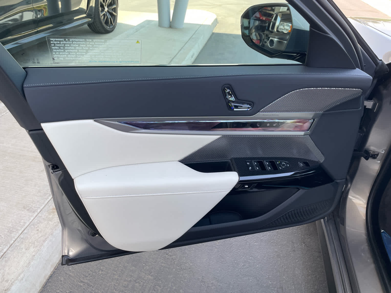 2025 BMW 7 Series 740i - Photo 15