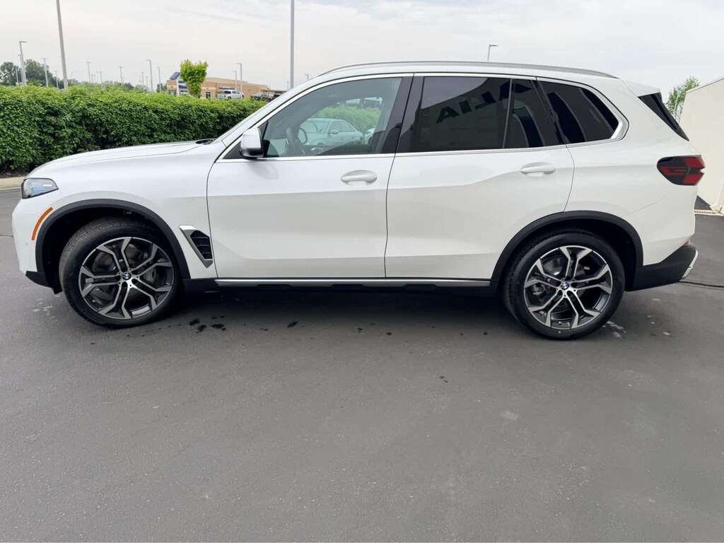 New 2026 BMW X5 xDrive40i SUV